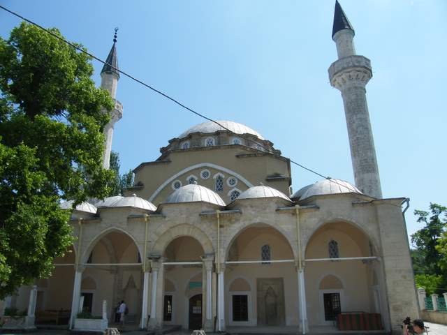 Khan Mosque